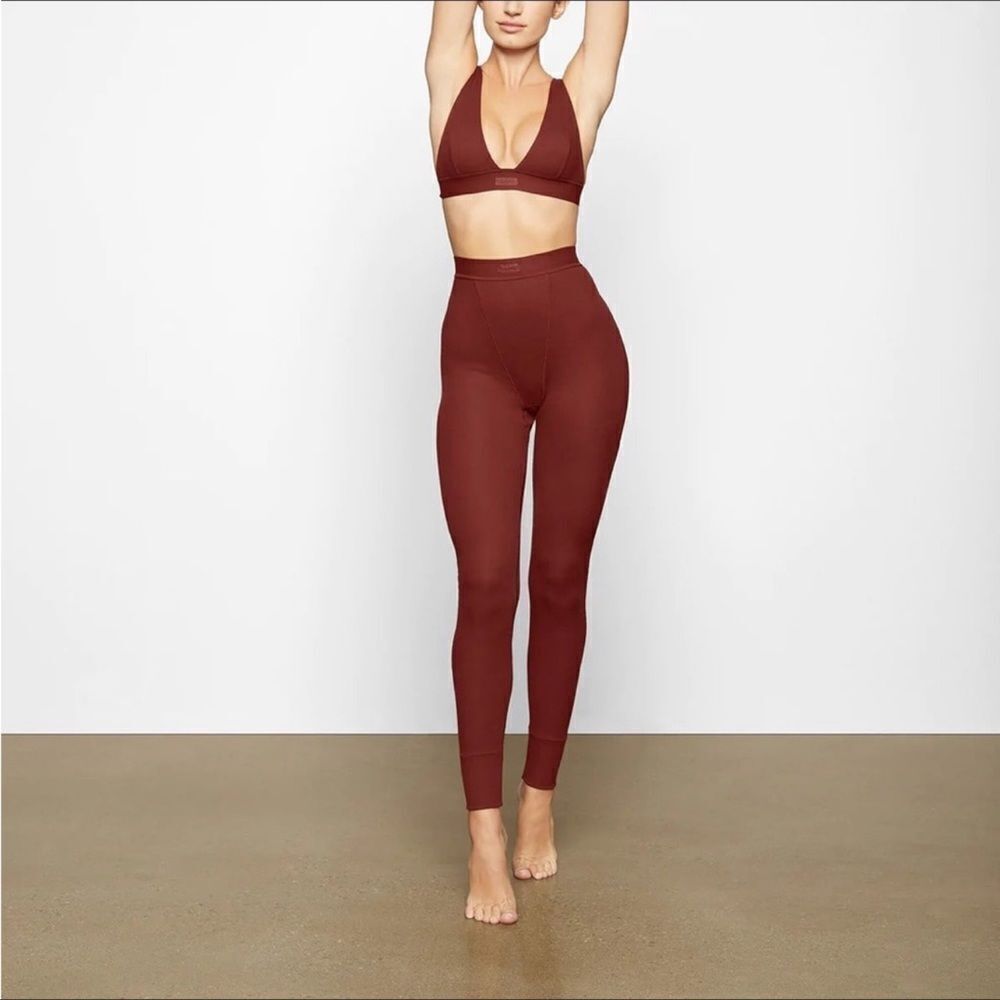 Skims  Ribbed Sangria Leggings